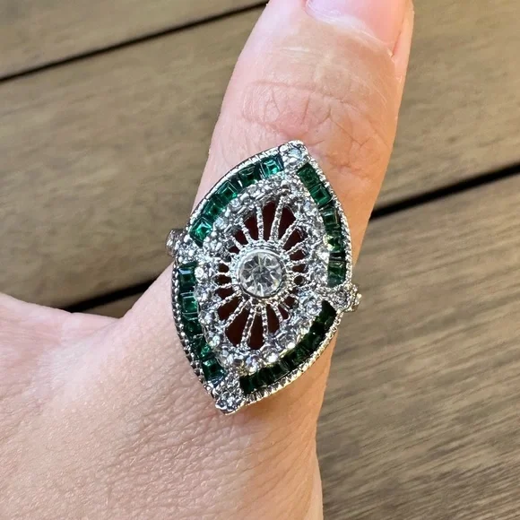 Vintage Emerald Silver 925 Plated Ring - Picture 12 of 15